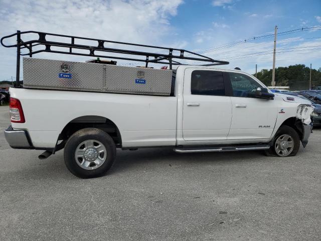 3C6UR5JL3NG178587 - 2022 RAM 2500 BIG HORN/LONE STAR WHITE photo 3