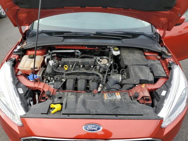 1FADP3K22JL281513 - 2018 FORD FOCUS SE RED photo 11