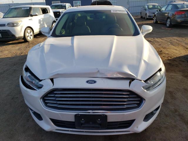 3FA6P0HD1FR306118 - 2015 FORD FUSION SE WHITE photo 5