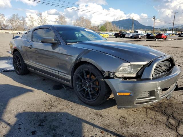 1ZVBP8AM8D5224174 - 2013 FORD MUSTANG GRAY photo 4