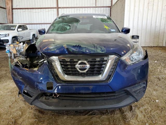 3N1CP5CU8KL569417 - 2019 NISSAN KICKS S BLUE photo 5