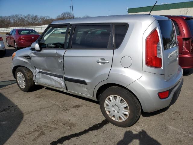 KNDJT2A56C7362069 - 2012 KIA SOUL SILVER photo 2