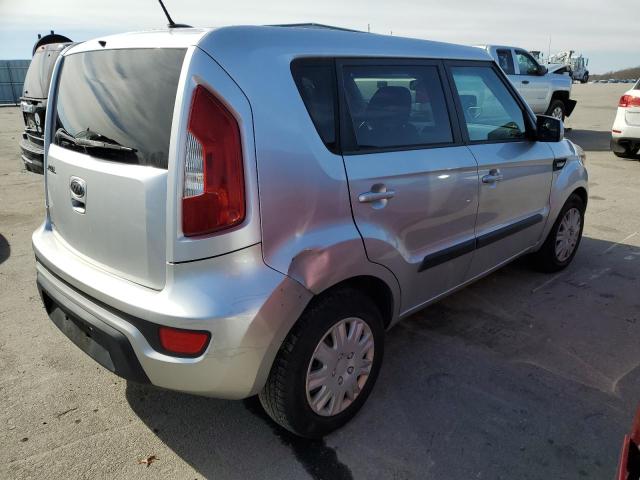 KNDJT2A56C7362069 - 2012 KIA SOUL SILVER photo 3