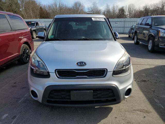 KNDJT2A56C7362069 - 2012 KIA SOUL SILVER photo 5