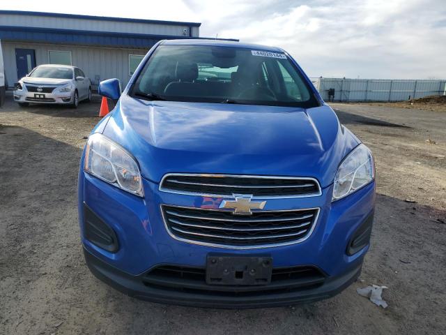 KL7CJKSB0FB164914 - 2015 CHEVROLET TRAX LS BLUE photo 5