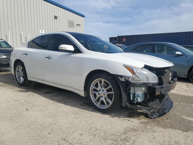 1N4AA5AP8AC816096 - 2010 NISSAN MAXIMA S WHITE photo 4