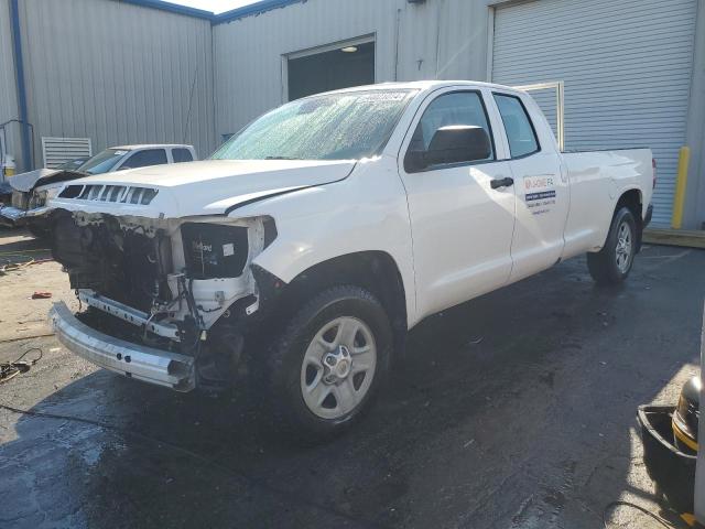 5TFTY5F16JX010026 - 2018 TOYOTA TUNDRA DOUBLE CAB SR/SR5 WHITE photo 1