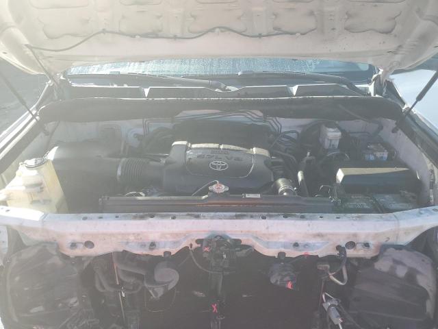 5TFTY5F16JX010026 - 2018 TOYOTA TUNDRA DOUBLE CAB SR/SR5 WHITE photo 11