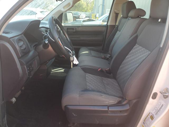 5TFTY5F16JX010026 - 2018 TOYOTA TUNDRA DOUBLE CAB SR/SR5 WHITE photo 7