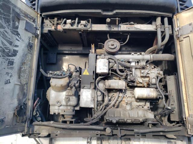 1UYVS25333U016402 - 2001 UTILITY TRAILER WHITE photo 7