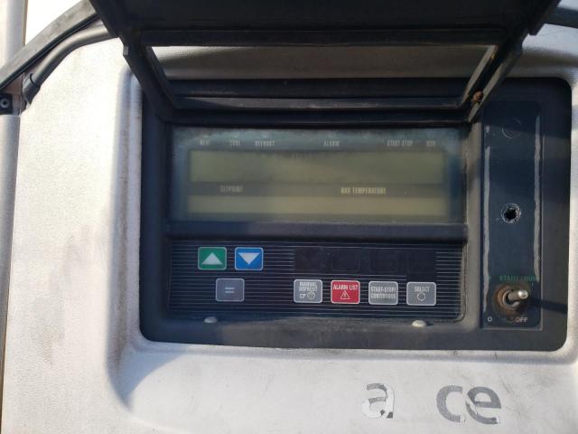 1UYVS25333U016402 - 2001 UTILITY TRAILER WHITE photo 8