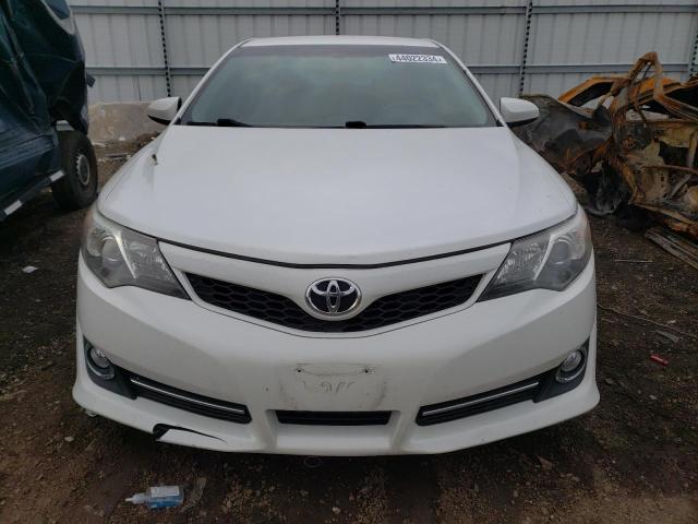 4T1BF1FK5EU451717 - 2014 TOYOTA CAMRY L WHITE photo 5