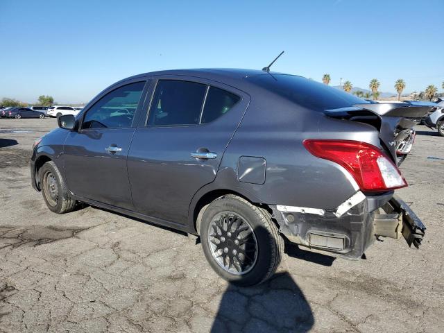 3N1CN7AP9KL858594 - 2019 NISSAN VERSA S GRAY photo 2