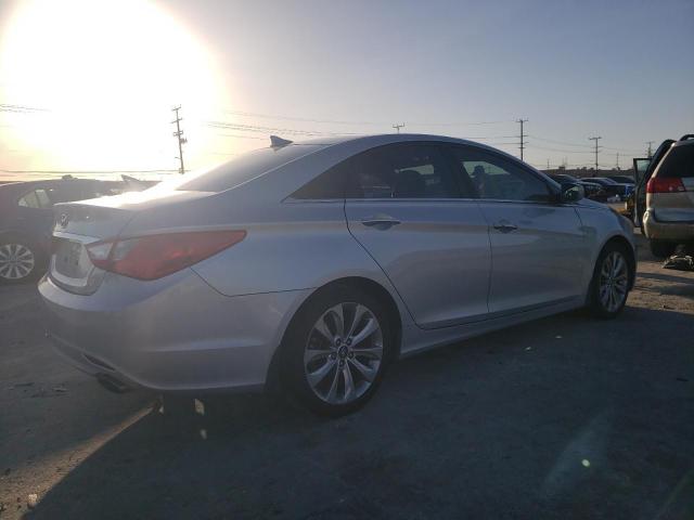 5NPEC4AC1DH590652 - 2013 HYUNDAI SONATA SE SILVER photo 3