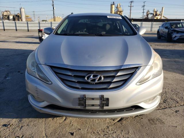 5NPEC4AC1DH590652 - 2013 HYUNDAI SONATA SE SILVER photo 5