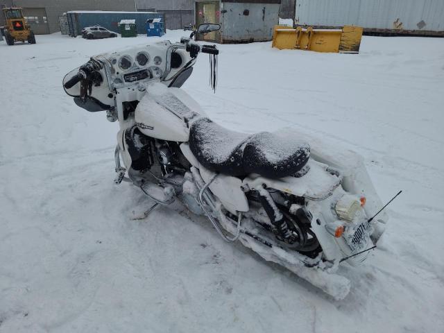 1HD1FCW176Y684588 - 2006 HARLEY-DAVIDSON FLHTCUI 白色 照片 3