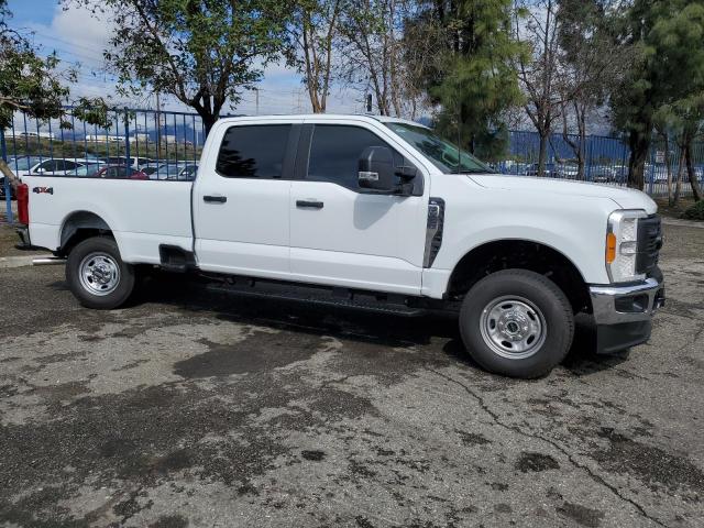 1FT8W3BA1PEE22431 - 2023 FORD F350 SUPER DUTY WHITE photo 4