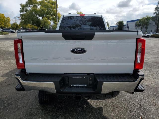 1FT8W3BA1PEE22431 - 2023 FORD F350 SUPER DUTY WHITE photo 6