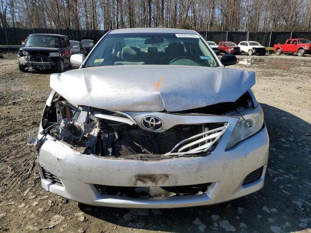 4T1BF3EK4BU126646 - 2011 TOYOTA CAMRY BASE SILVER photo 5