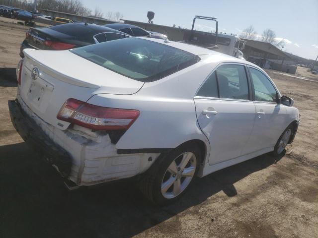 4T1BK3EK5BU610725 - 2011 TOYOTA CAMRY SE WHITE photo 3