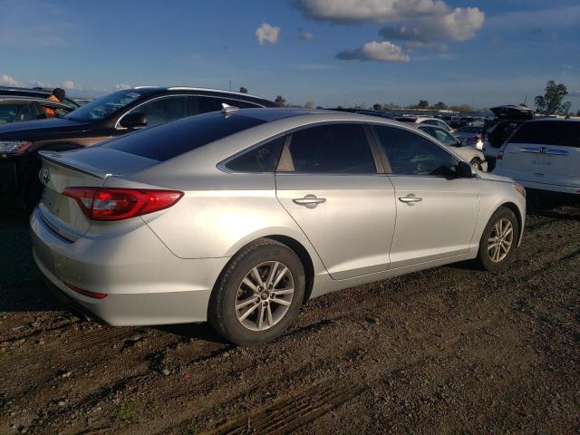 5NPE24AF7HH530233 - 2017 HYUNDAI SONATA SE SILVER photo 3