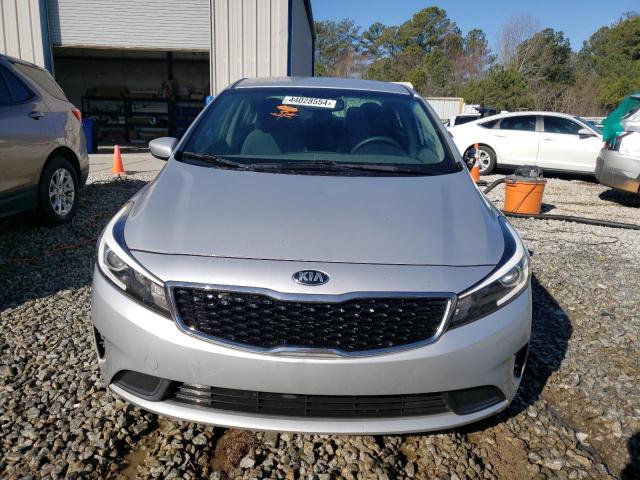 3KPFK4A70HE072309 - 2017 KIA FORTE LX SILVER photo 5