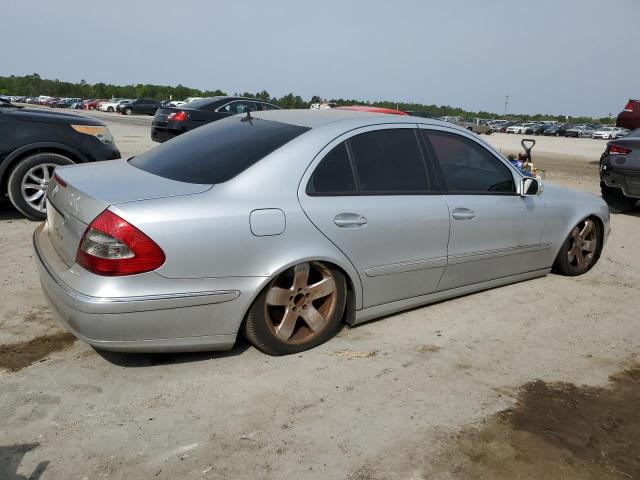 WDBUF70J46A830905 - 2006 MERCEDES-BENZ E 500 SILVER photo 3