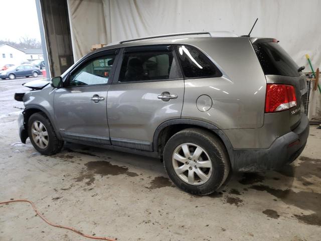 5XYKTCA17BG020137 - 2011 KIA SORENTO BASE GRAY photo 2