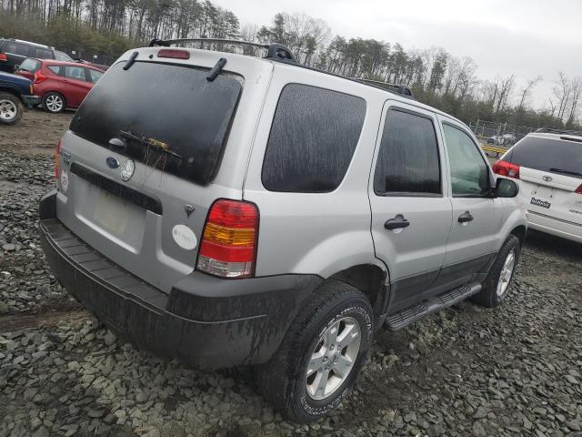 1FMCU931X7KB28704 - 2007 FORD ESCAPE XLT SILVER photo 3