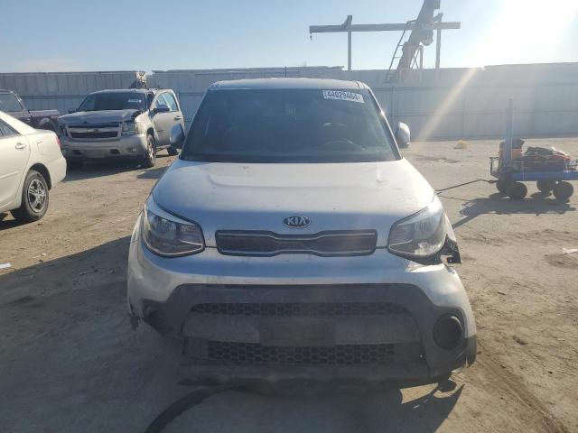 KNDJN2A29H7466112 - 2017 KIA SOUL SILVER photo 5