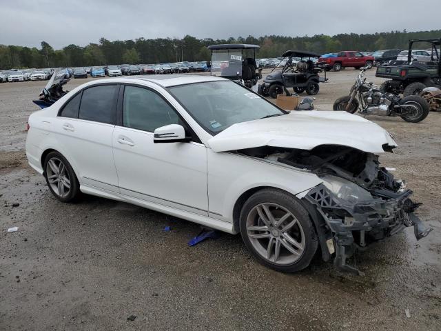 WDDGF4HB3EA948992 - 2014 MERCEDES-BENZ C 250 WHITE photo 4