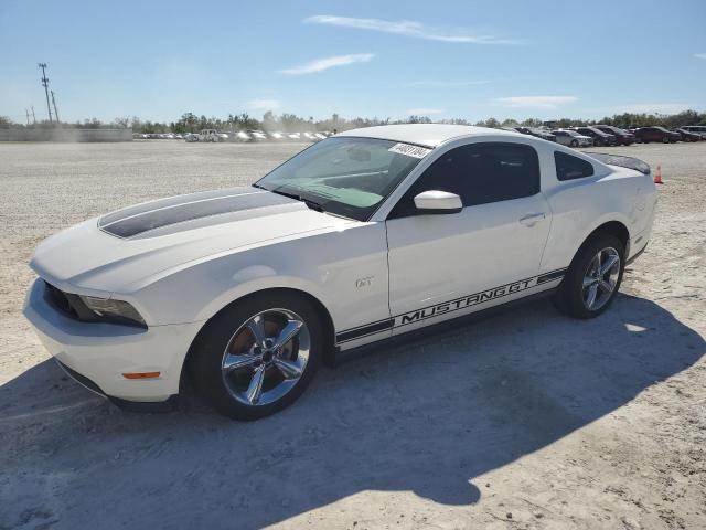 1ZVBP8CH7A5123476 - 2010 FORD MUSTANG GT WHITE photo 1