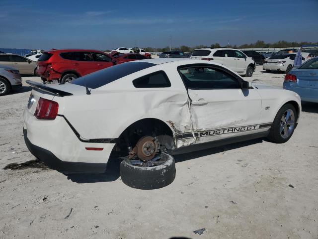 1ZVBP8CH7A5123476 - 2010 FORD MUSTANG GT WHITE photo 3