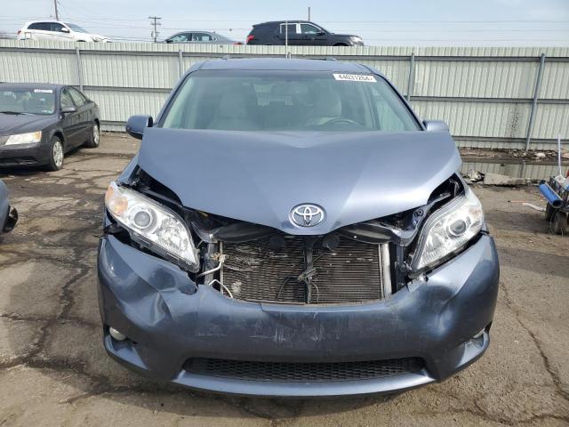 5TDYK3DC5FS600702 - 2015 TOYOTA SIENNA XLE BLUE photo 5