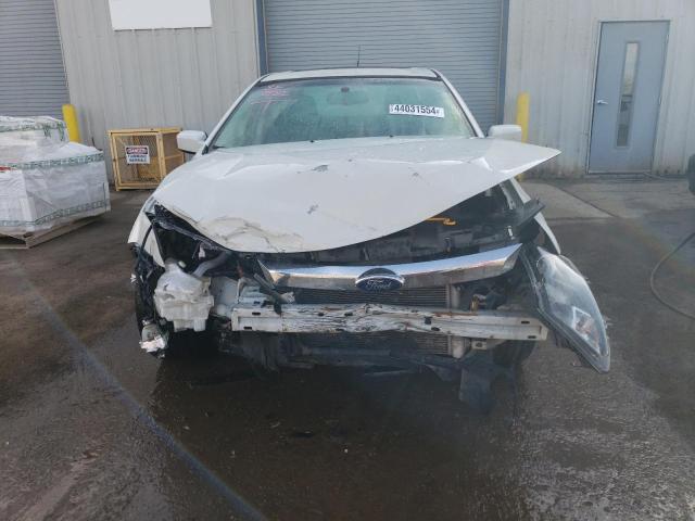 3FAHP0HA3BR188744 - 2011 FORD FUSION SE WHITE photo 5