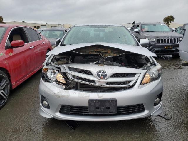 5YFBU4EE4DP184315 - 2013 TOYOTA COROLLA BASE SILVER photo 5
