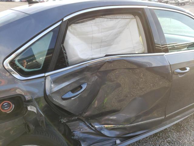 1VWDT7A38HC056477 - 2017 VOLKSWAGEN PASSAT R-LINE ნაცრისფერი ფოტო 10
