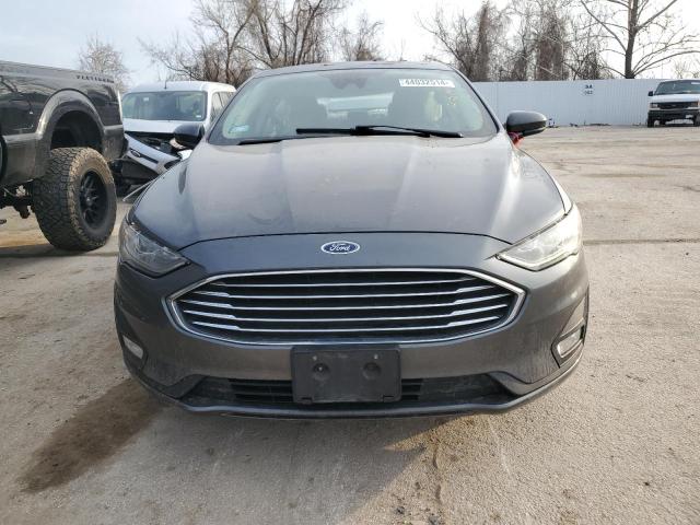 3FA6P0HD6KR163922 - 2019 FORD FUSION SE GRAY photo 5