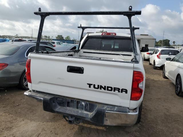 5TFRW5F16GX210266 - 2016 TOYOTA TUNDRA DOUBLE CAB SR/SR5 WHITE photo 6