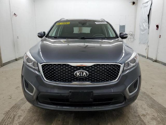 5XYPGDA31HG190200 - 2017 KIA SORENTO LX GRAY photo 5