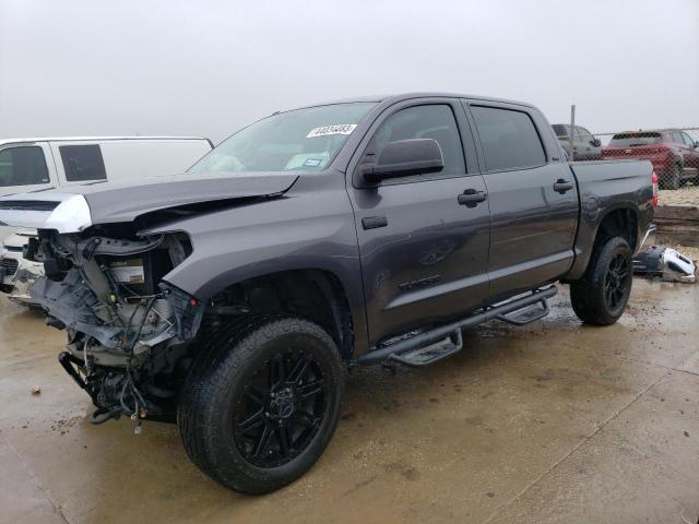 5TFDW5F15HX672071 - 2017 TOYOTA TUNDRA CREWMAX SR5 GRAY photo 1