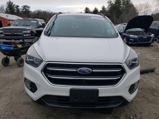 1FMCU9G96HUC16199 - 2017 FORD ESCAPE SE WHITE photo 5