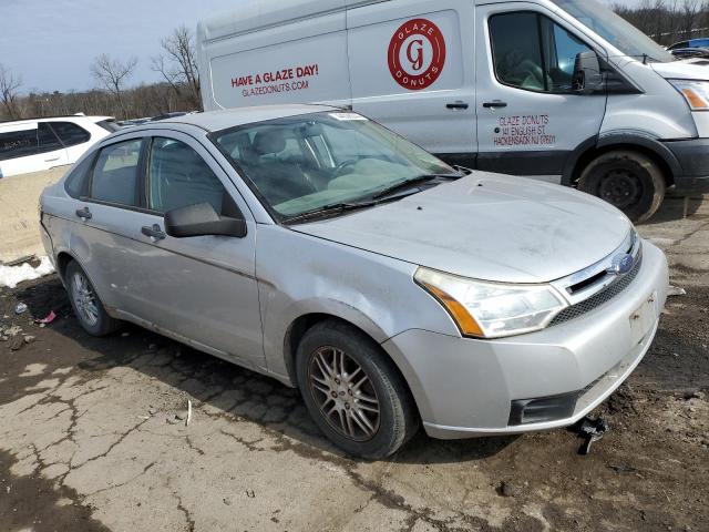 1FAHP35N79W116977 - 2009 FORD FOCUS SE SILVER photo 4