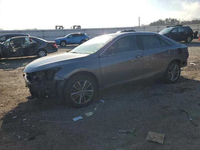 4T1BF1FK0FU961040 - 2015 TOYOTA CAMRY LE GRAY photo 1