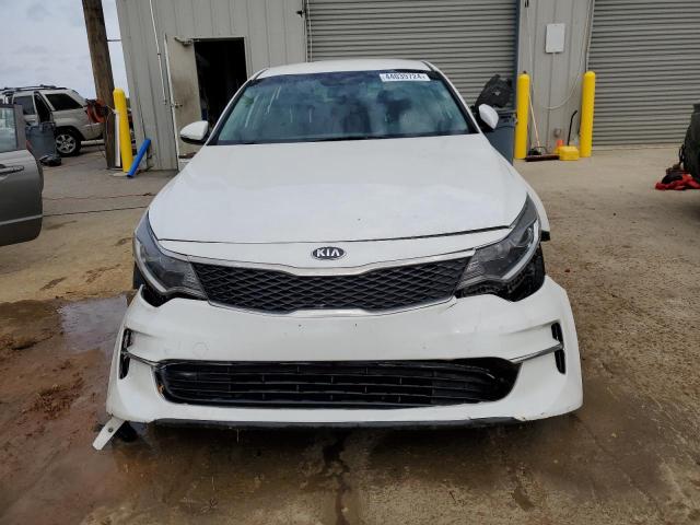 KNAGT4L36G5073208 - 2016 KIA OPTIMA LX WHITE photo 5