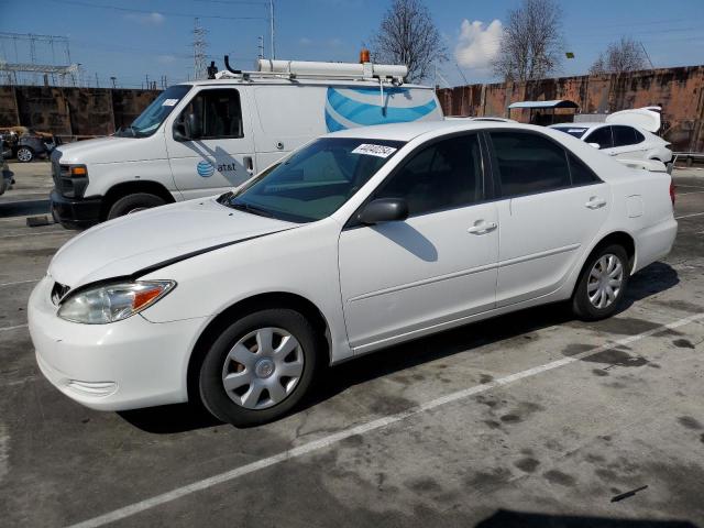 JTDBE32KX20127478 - 2002 TOYOTA CAMRY LE WHITE photo 1