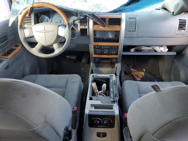 1A8HW58PX9F713555 - 2009 CHRYSLER ASPEN LIMITED 银色 照片 8