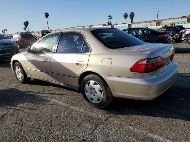 1HGCG1640YA093005 - 2000 HONDA ACCORD LX TAN photo 2