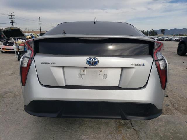 JTDKARFU1G3003485 - 2016 TOYOTA PRIUS SILVER photo 6