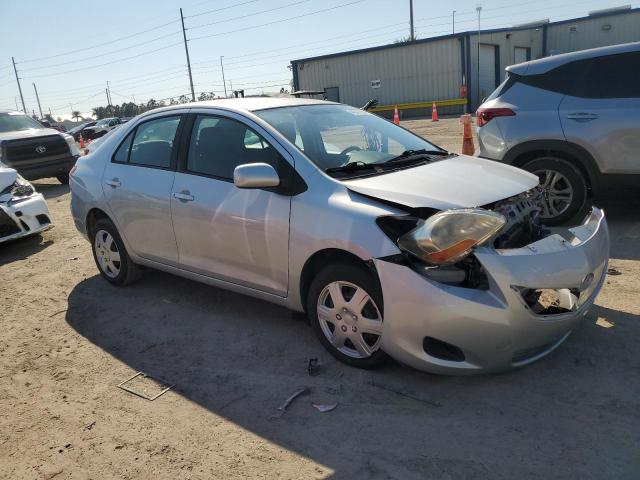 JTDBT923871056459 - 2007 TOYOTA YARIS SILVER photo 4